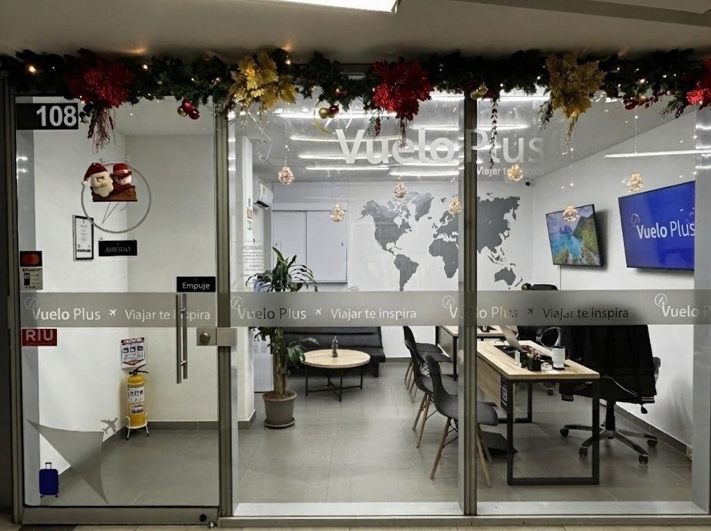 Equipo Vuelo Plus trabajando